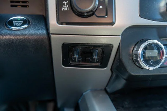 Used 2022 White Ford Lariat image 32