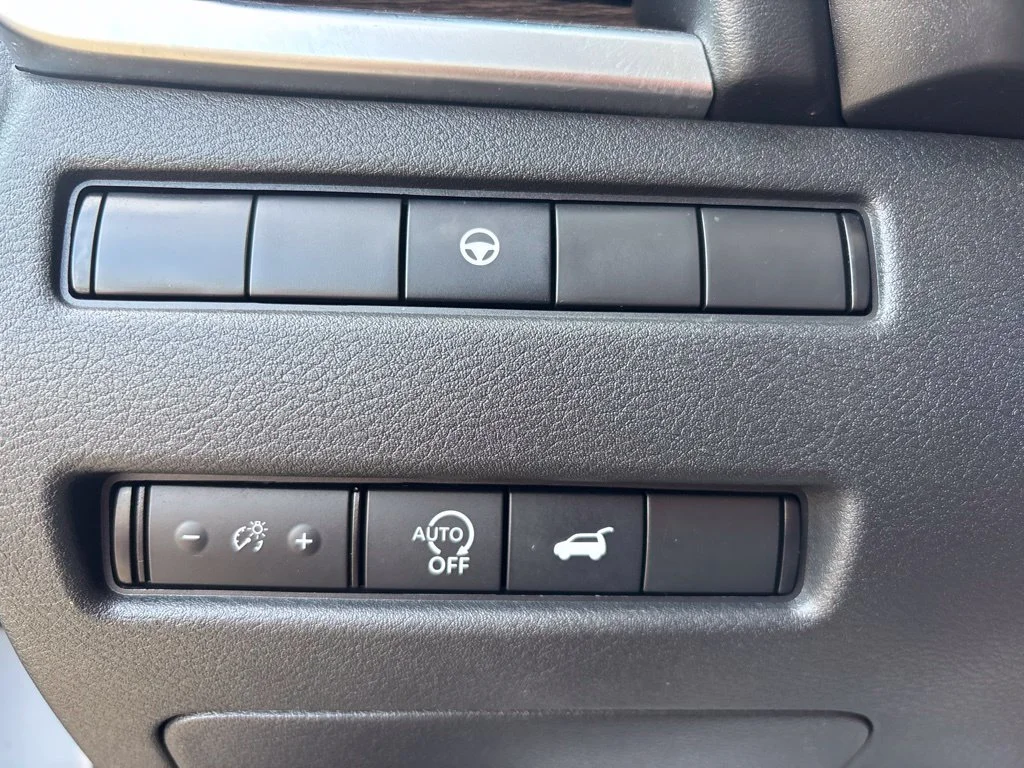 Used 2024 Gray Nissan Platinum image 20