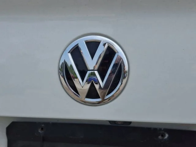 Used 2019 White Volkswagen 1.4T SE image 10