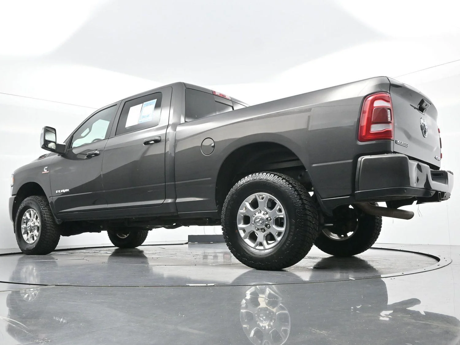 Used 2024 Granite Crystal Metallic Clearcoat Ram Laramie image 44