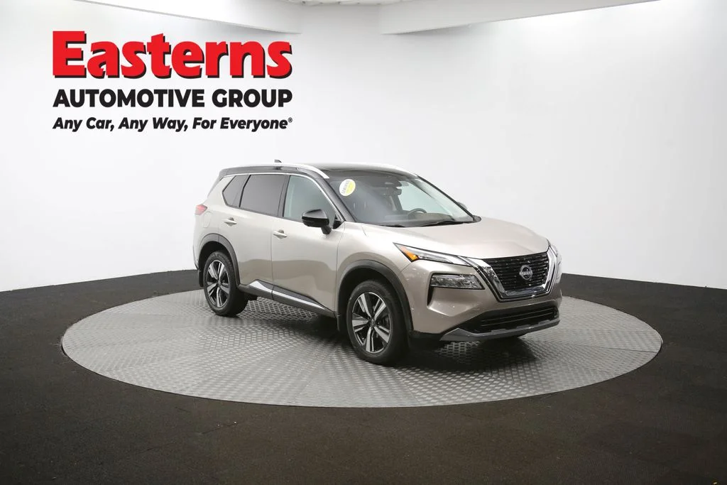 Used 2023 Silver Nissan SL image 50