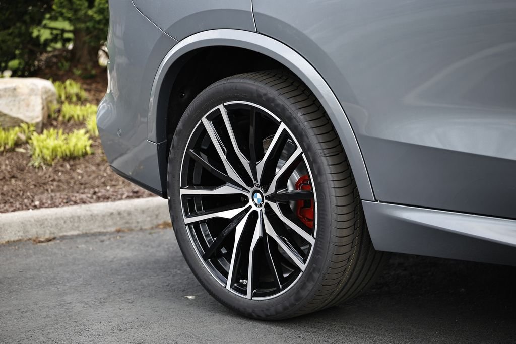 New 2026 Skyscraper Grey Metallic BMW xDrive40i image 6