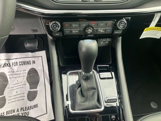 New 2026 Bright White Clear-Coat Exterior Paint Jeep Limited Altitude image 17