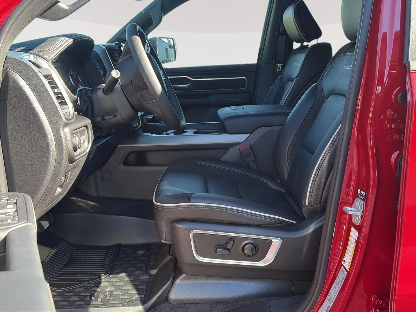 New 2027 Molten Red Pearl-Coat Exterior Paint RAM Laramie image 19