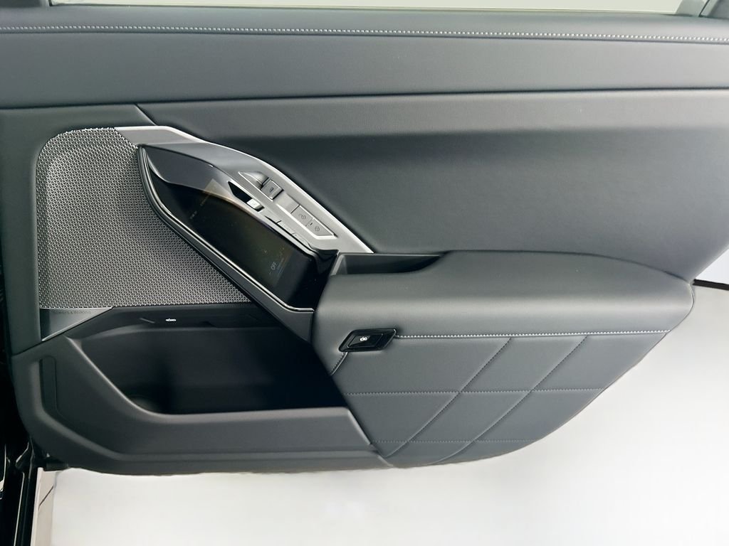 New 2026 Black Sapphire Metallic BMW 740i image 26