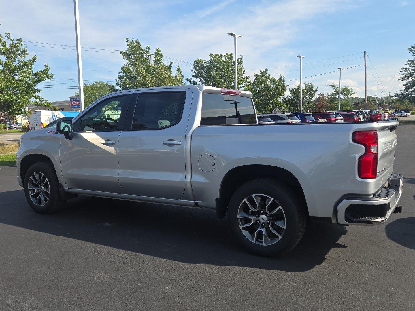 Used 2022 Silver Ice Metallic Chevrolet RST image 4