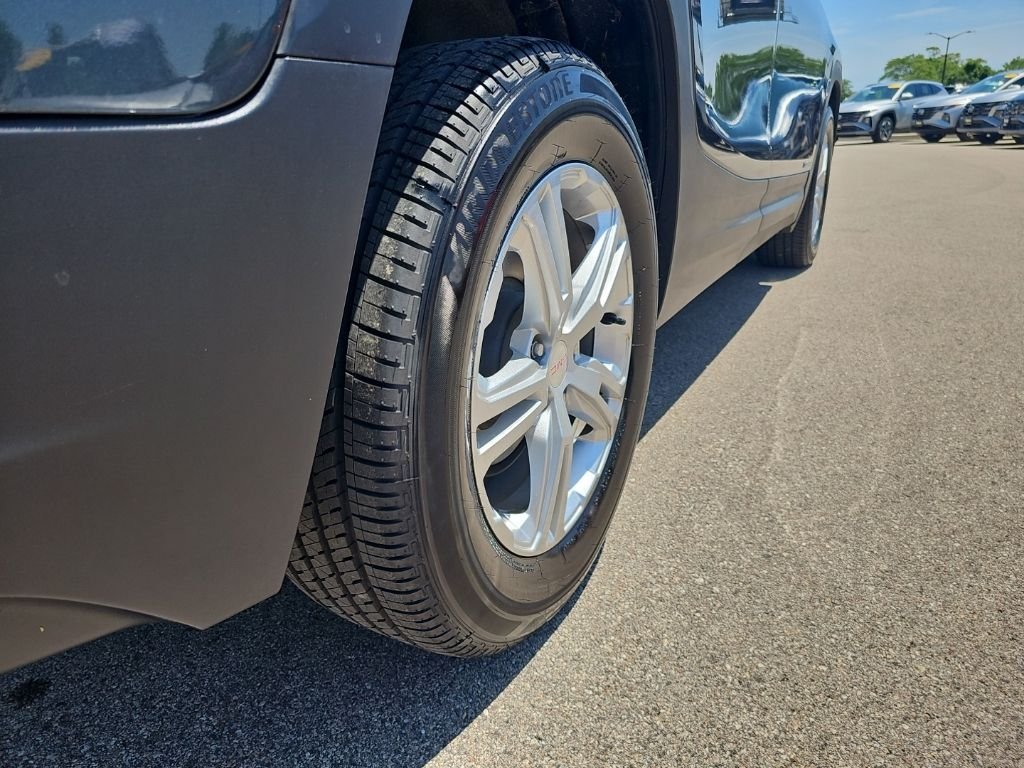 Used 2020 Gray GMC SLE image 34