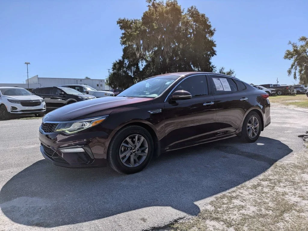 Used 2020 Purple Kia LX image 6