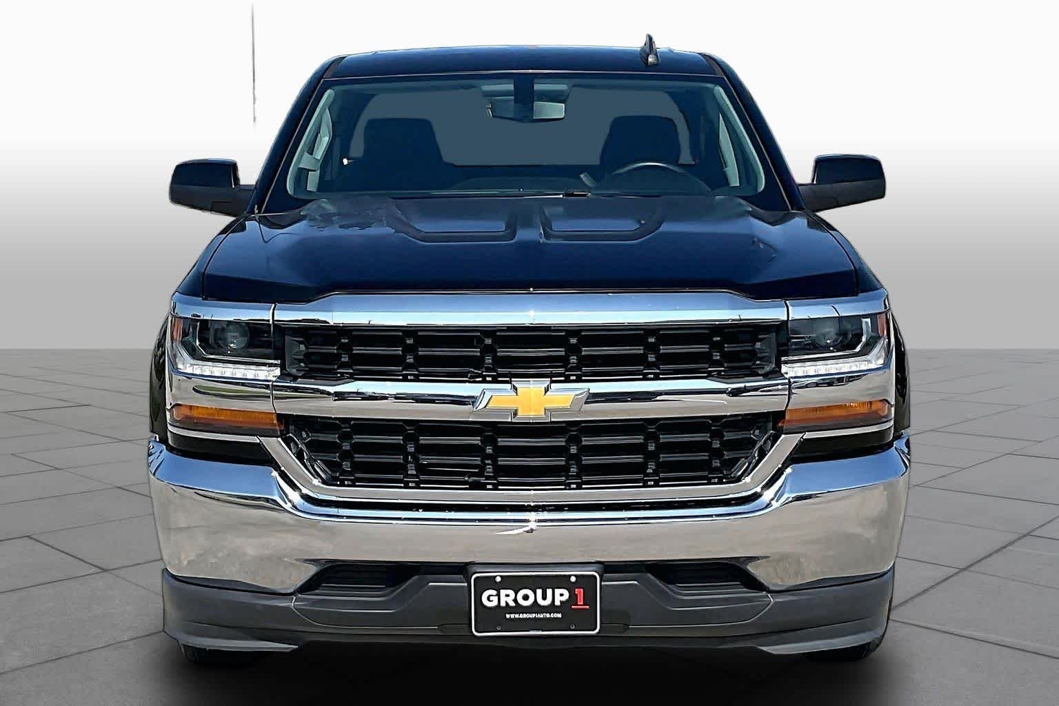 Used 2018 Black Chevrolet LT image 4