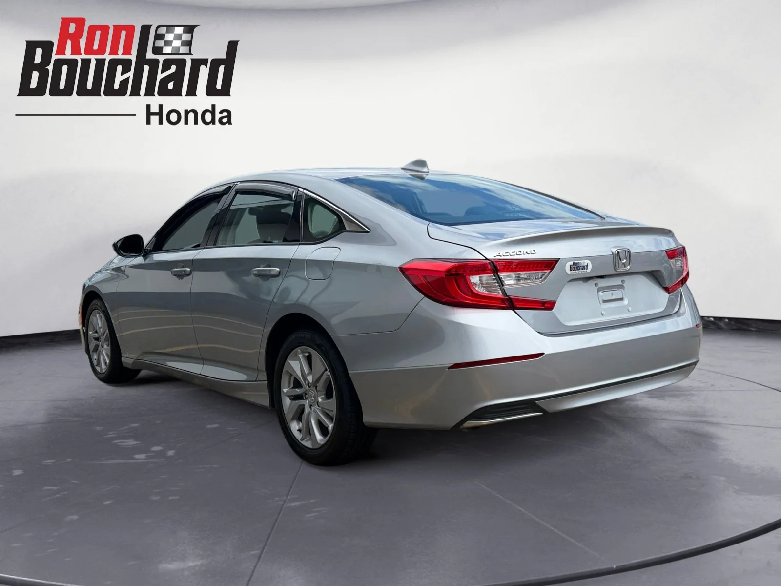 Certified Used 2020 Lunar Silver Metallic Honda LX image 4