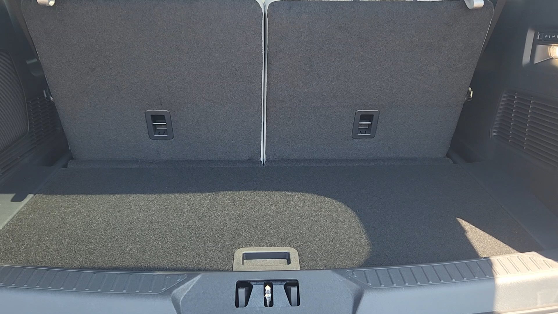 New 2026 Carbonized Gray Metallic Ford Platinum image 38