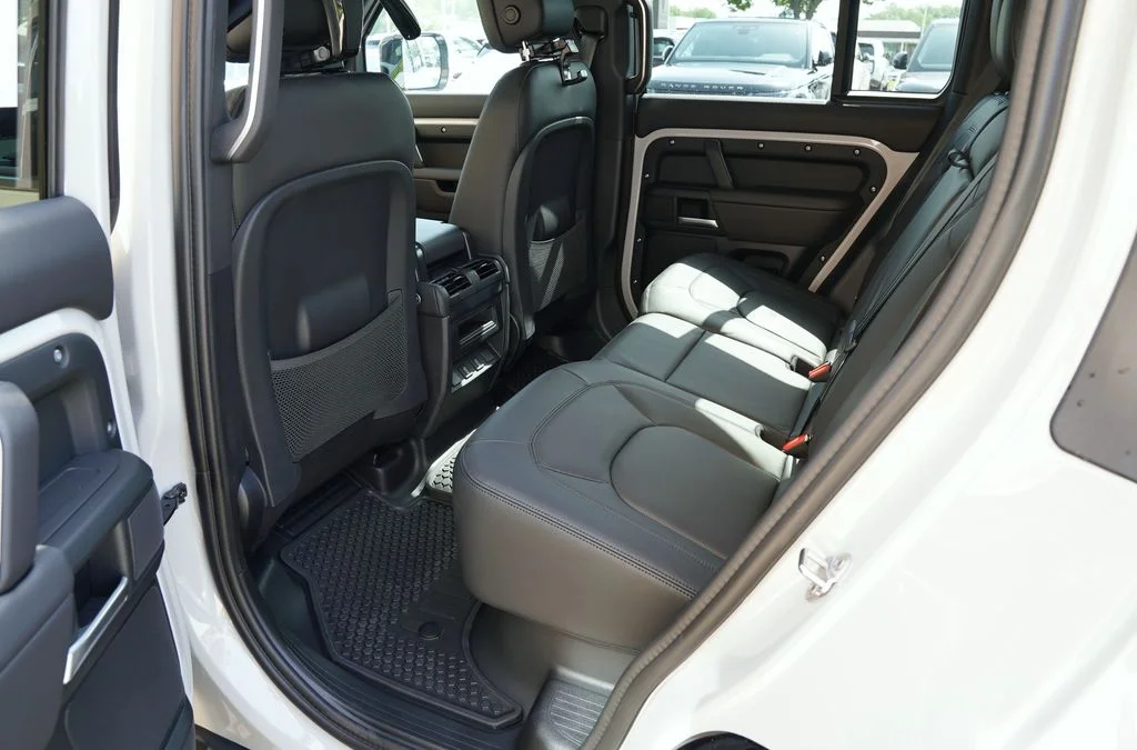 Used 2026 Gray Land Rover X-Dynamic SE image 29