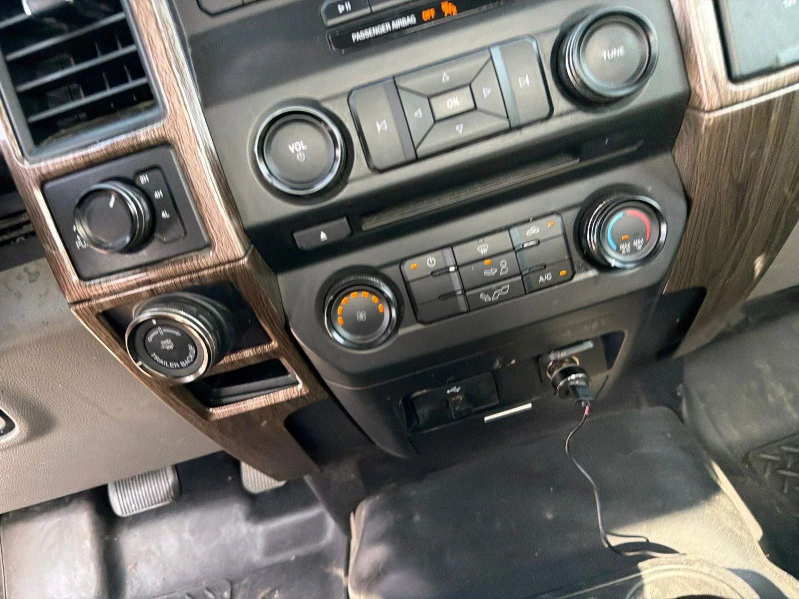 Used 2018 White Ford XL image 15