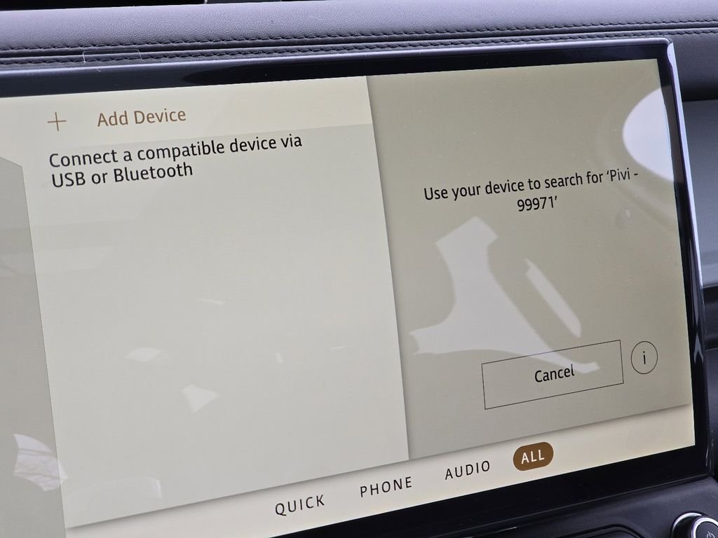 New 2026 Fuji White Land Rover X-Dynamic se image 6