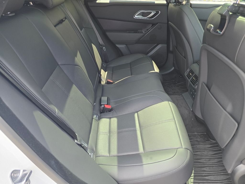 New 2026 Fuji White Land Rover Dynamic se image 32