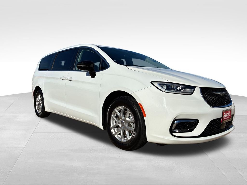 Used 2024 White Chrysler Touring L image 8