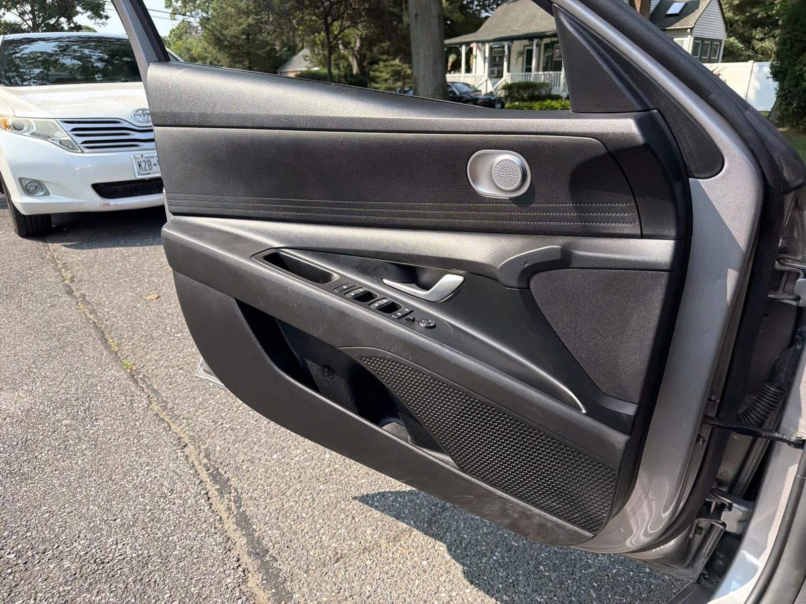 Used 2023 Silver Hyundai SE image 17