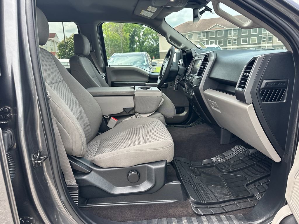 Used 2020  Ford XL image 13