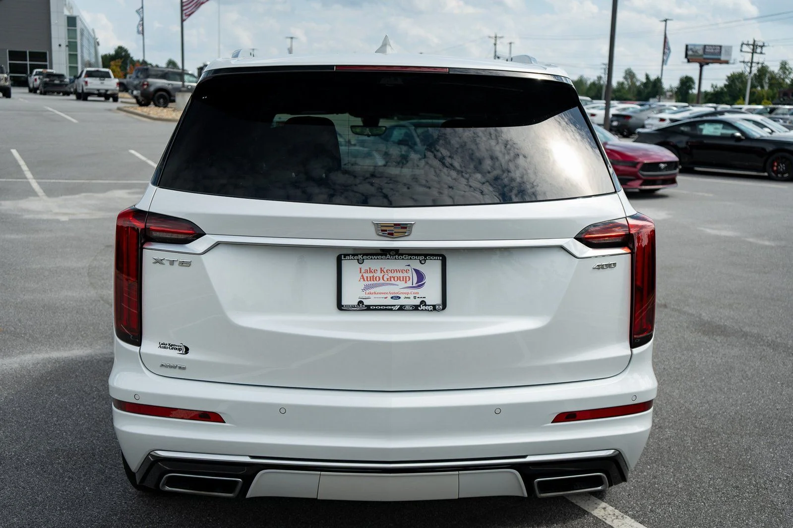 Used 2024 White Cadillac Premium Luxury image 8