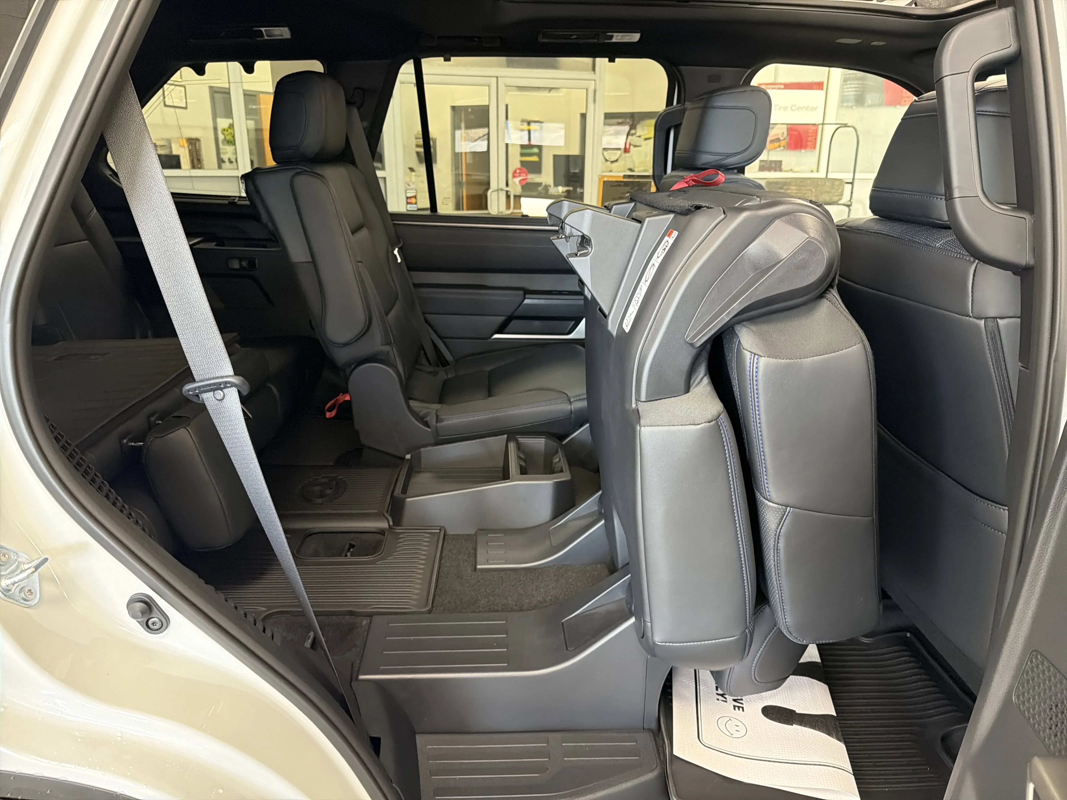 2026 Toyota Sequoia Platinum - Photo 38