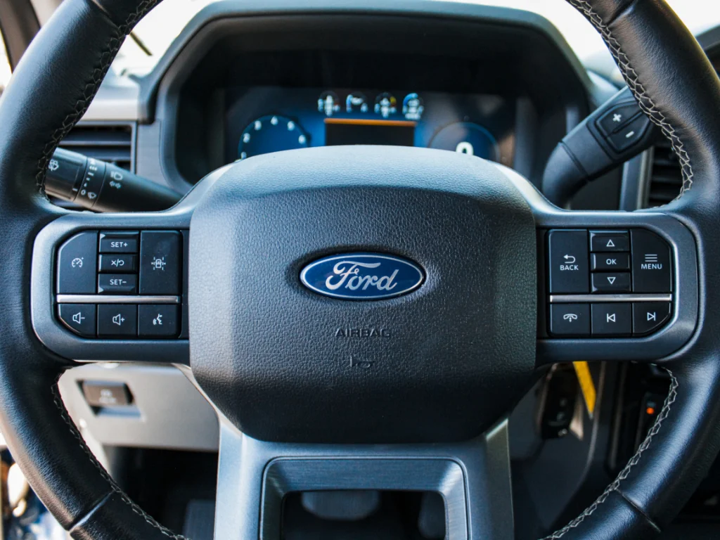 Used 2025 Blue Ford XLT image 11