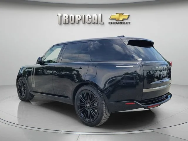 Used 2023 Black Land Rover SE image 3