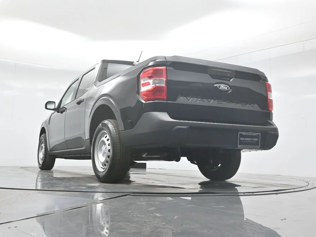 Used 2025 Black Ford XL image 48