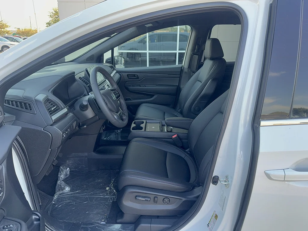 2027 Honda Odyssey Sport-L, photo 10 of 12