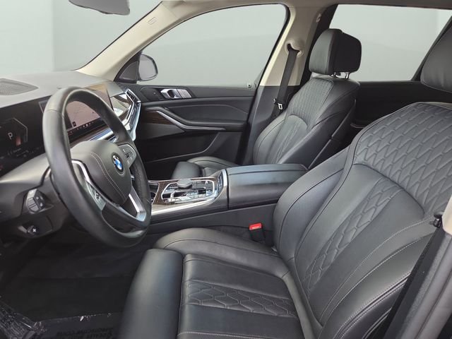 Used 2026 Black Sapphire Metallic BMW xDrive40i image 36