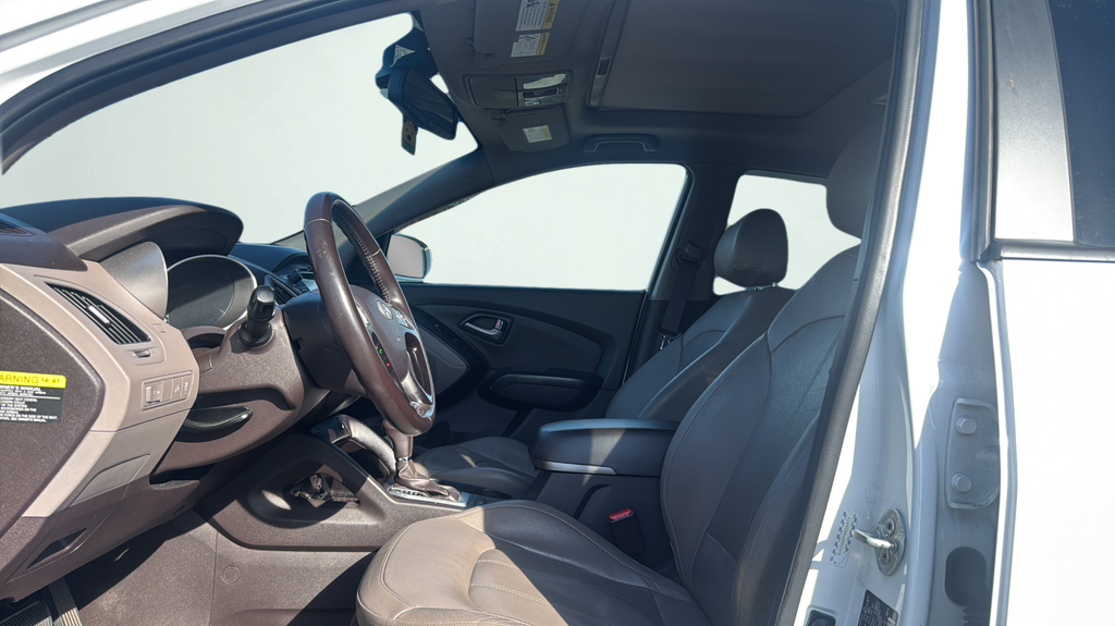 Used 2015 White Hyundai Limited image 16