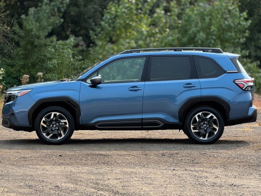 Used 2025 Horizon Blue Pearl Subaru Limited image 4
