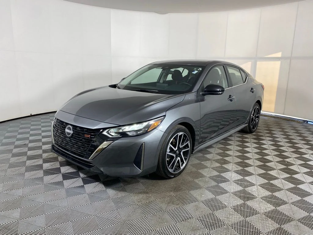 Used 2025 Gray Nissan SR image 6