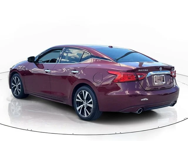 Used 2017 Red Nissan 3.5 SV image 7