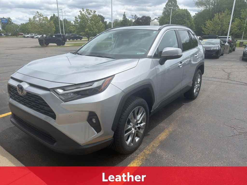 Certified Used 2022 Silver Toyota XLE Premium image 3