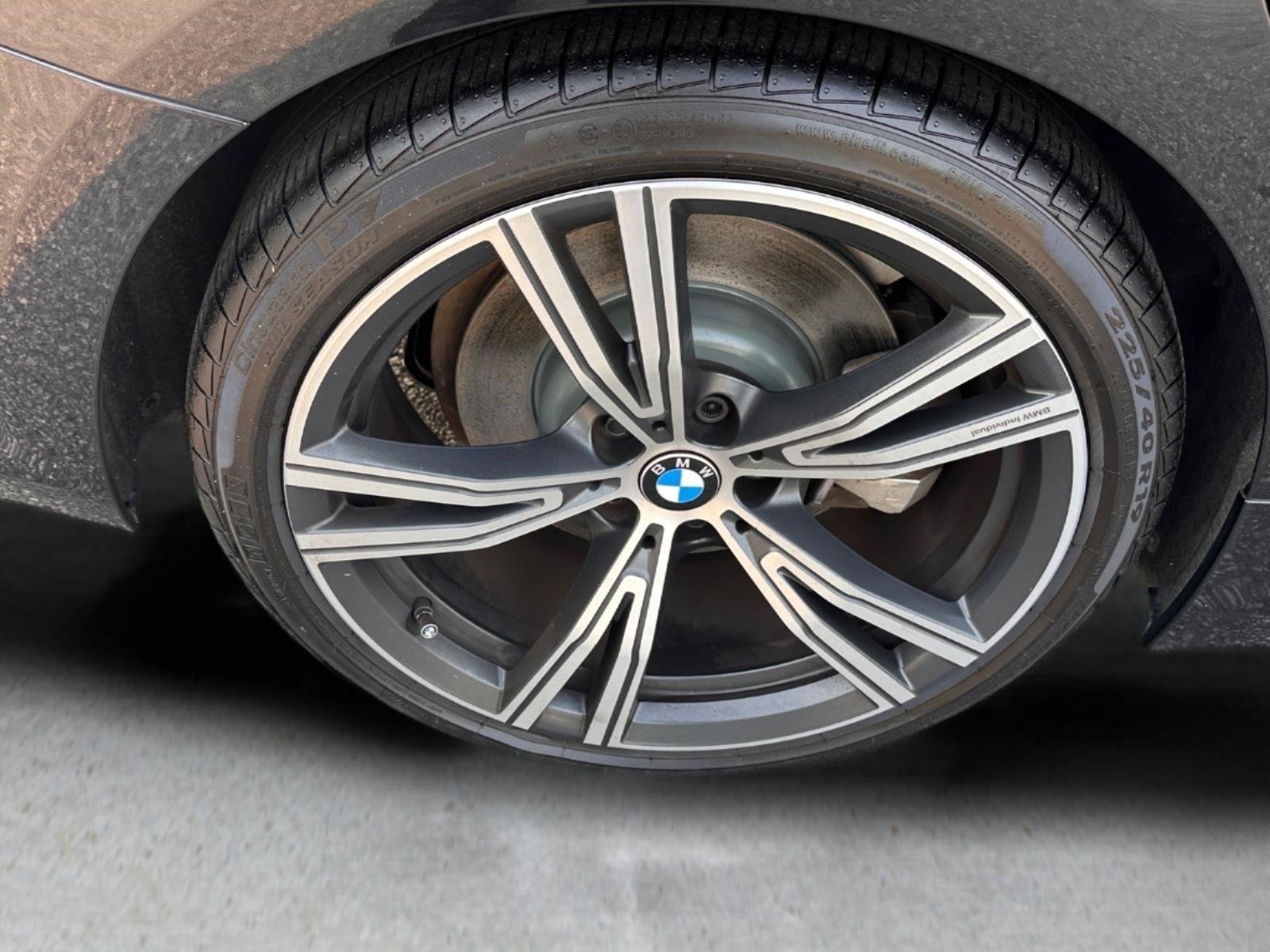 Used 2020 Black Sapphire Metallic BMW 330i image 10