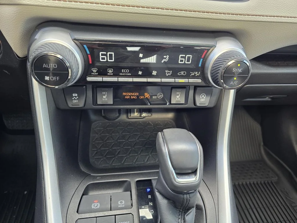 Used 2022 Midnight Black Metallic Toyota XLE Premium image 14