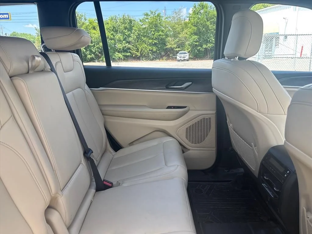 Used 2025 Gray Jeep Limited image 17