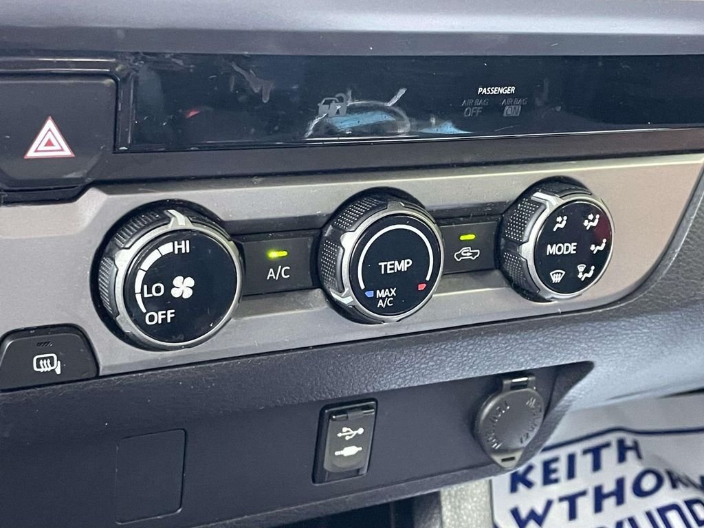 Used 2017  Toyota SR5 image 25