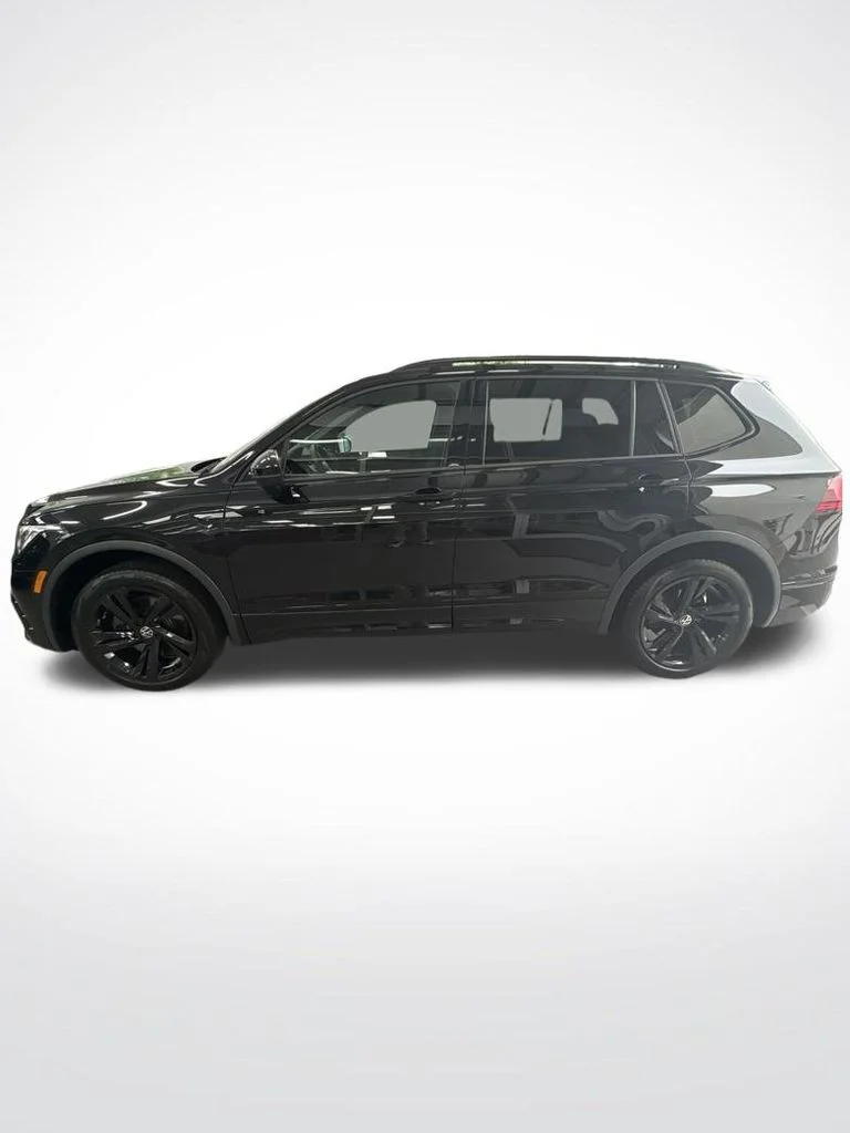 Used 2024 Black Volkswagen 2.0T SE R-Line Black image 9
