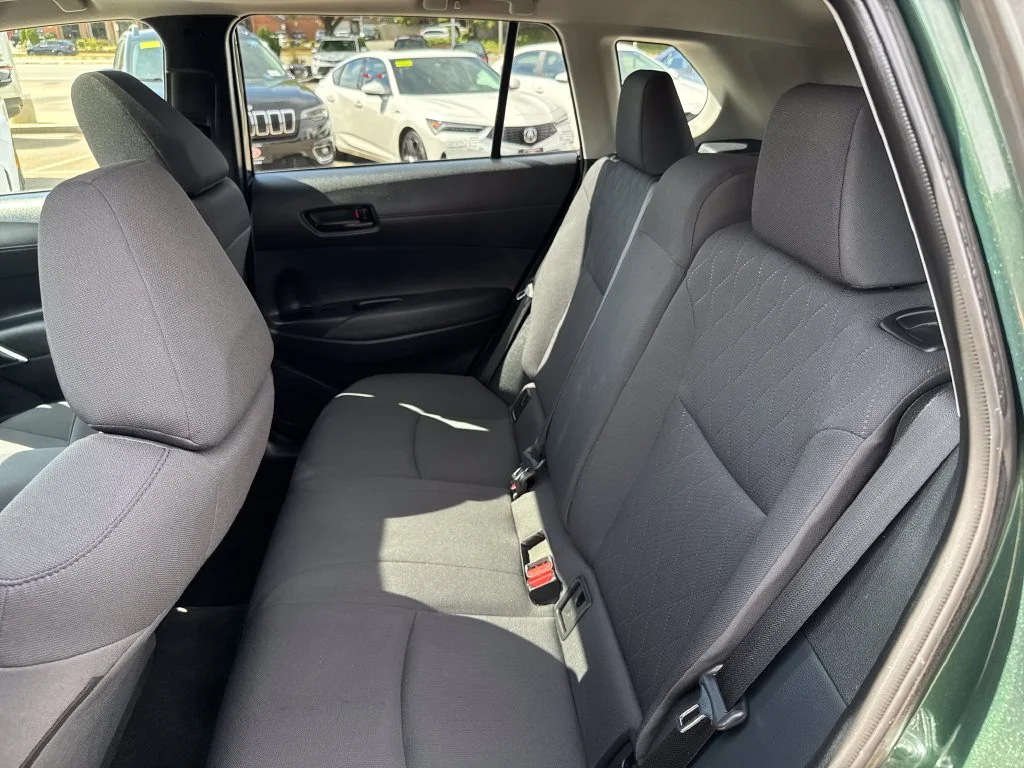 Used 2023  Toyota LE image 33