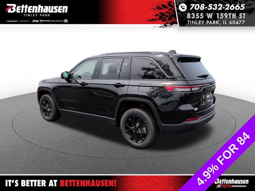 New 2026 Diamond Black Crystal Pearl-Coat Exterior Paint Jeep Altitude image 8