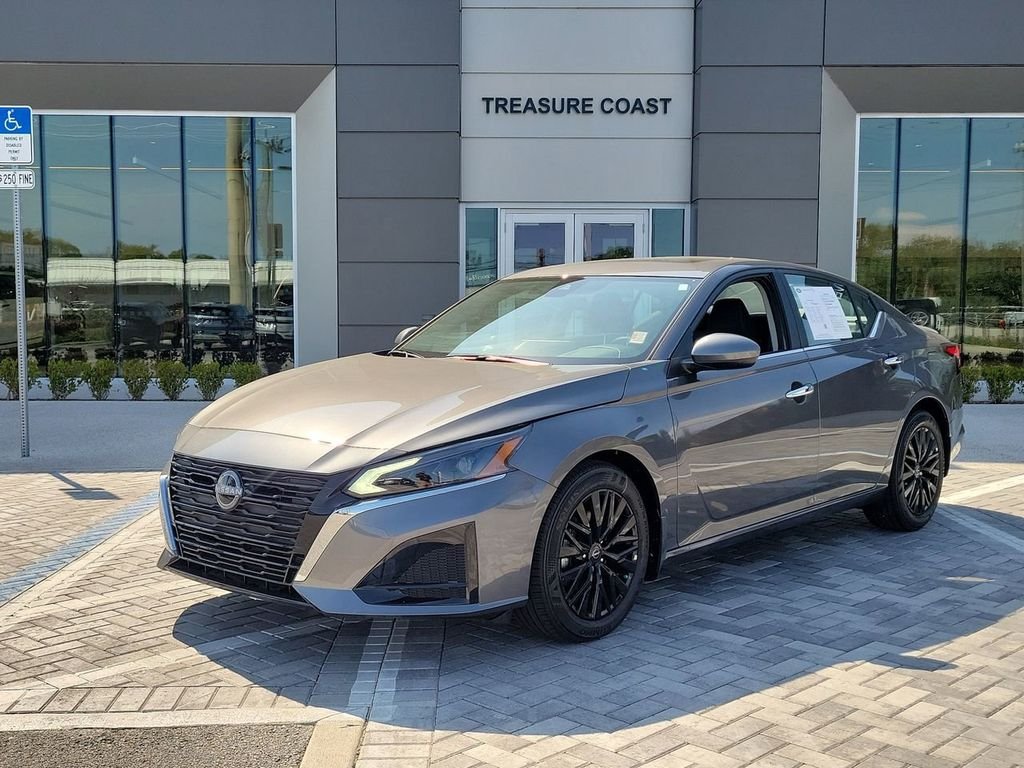 2025 Nissan Altima SV