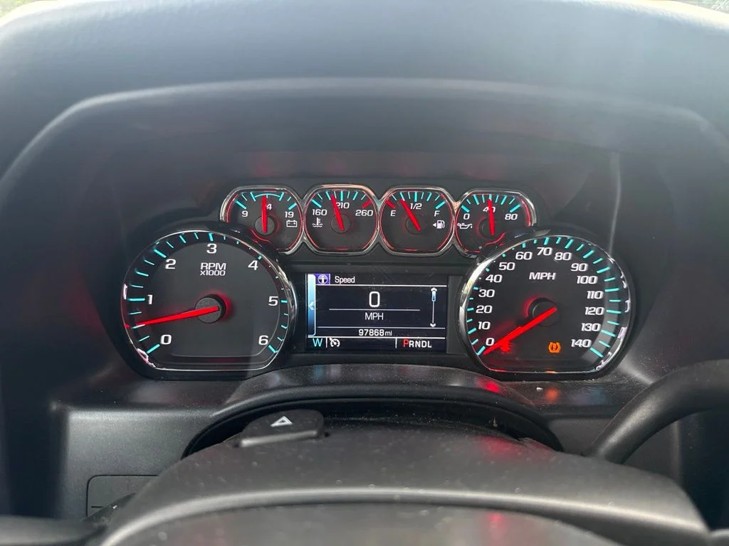 Used 2018 Silver Chevrolet LT image 7