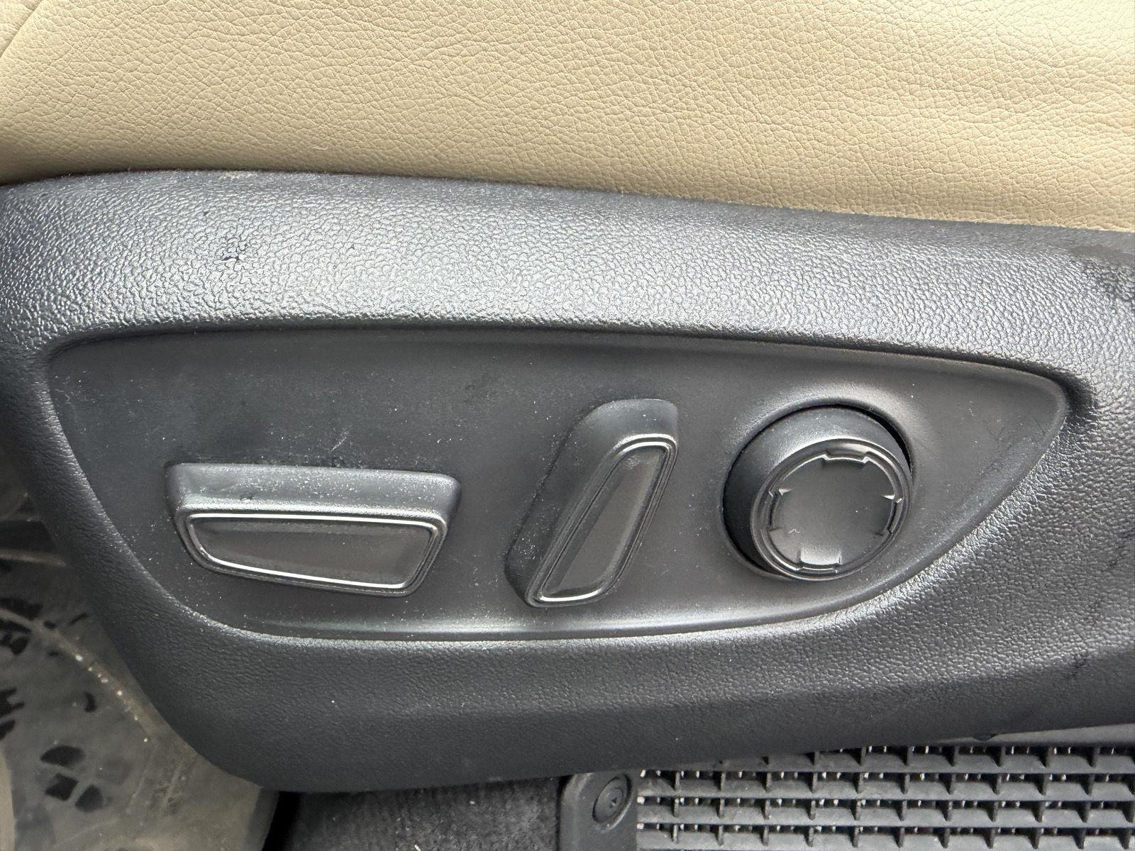 Used 2021 Blizzard Pearl Toyota XLE image 18