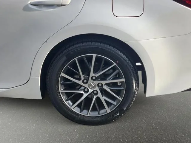Used 2016 White Lexus 350 image 34