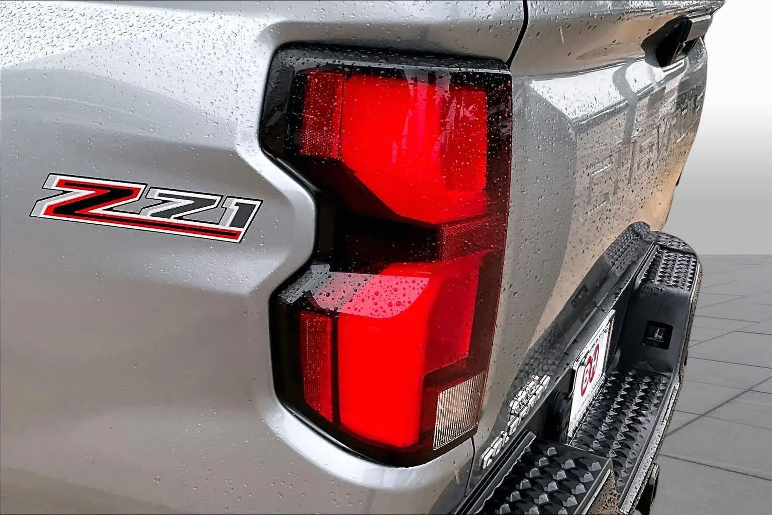 Used 2024 Sterling Gray Metallic Chevrolet 4WD Z71 image 28