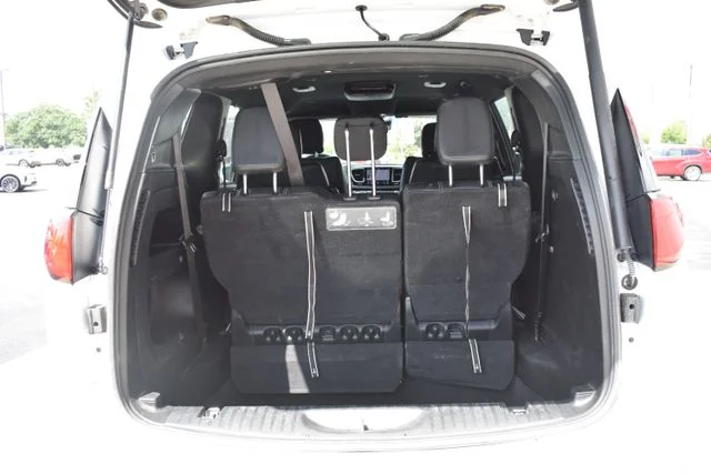Used 2019 White Chrysler Touring L image 17