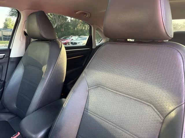 Used 2018 Silver Volkswagen 2.0T SE image 25