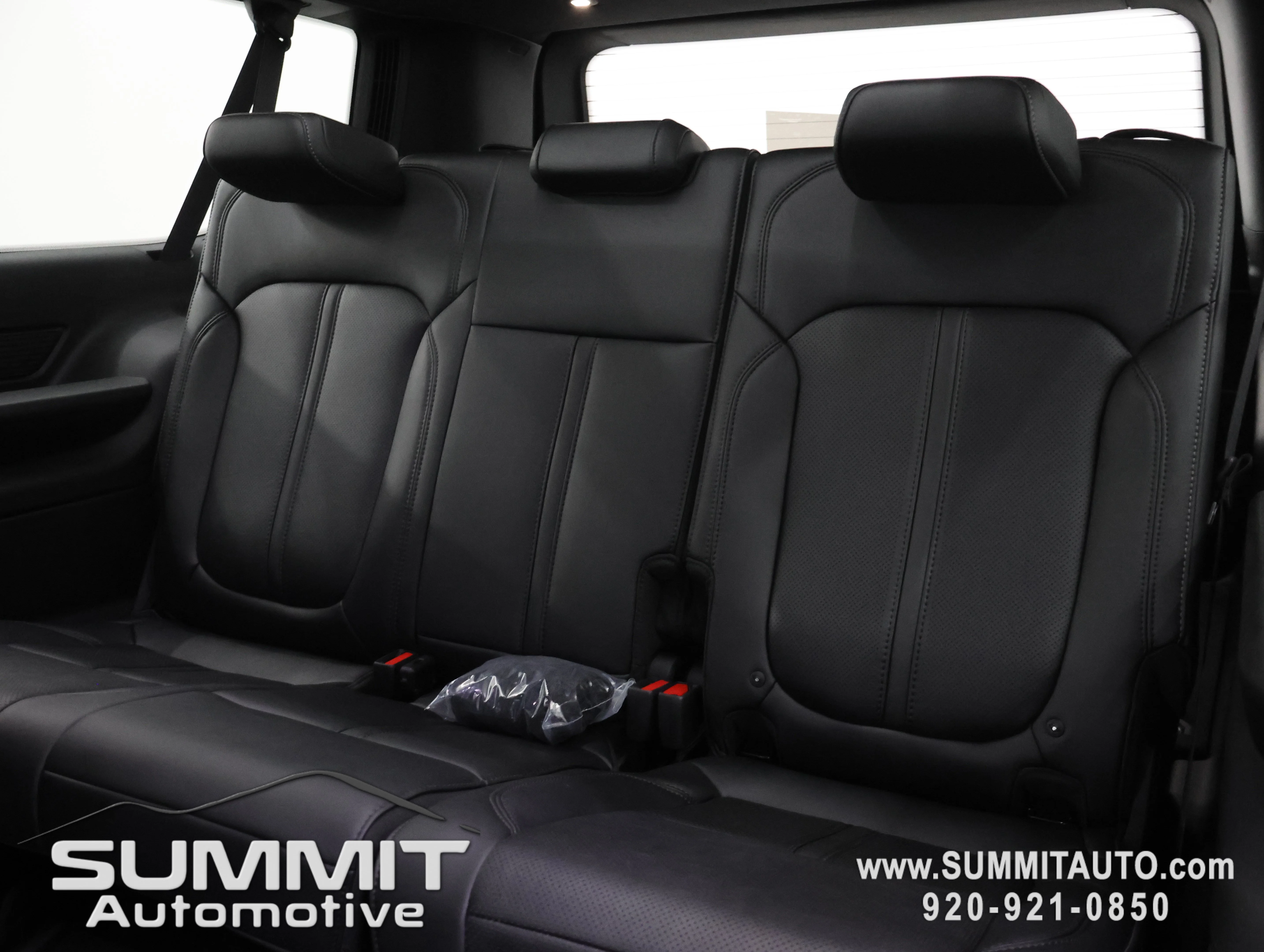 New 2026 High Gloss Black Jeep Limited Reserve image 45