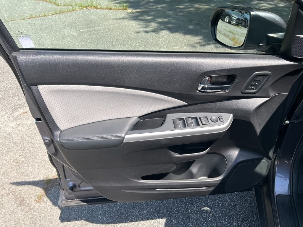 Used 2016  Honda Touring image 13